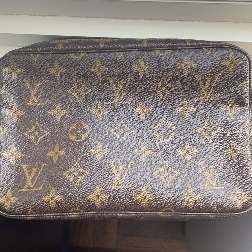 LOUIS VUITTON Monogram Trousse Toilette 23 - Picture 9 of 9